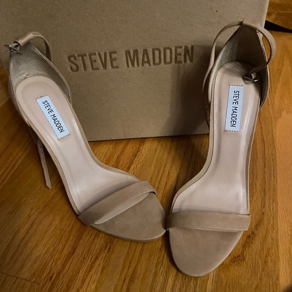 BRAND NEW * Steve Madden Heels - Picture 2 of 3